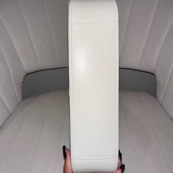 LE 5 À 7 Hobo Bag in White - Saint Laurent - Brand New! - Picture 5 of 9